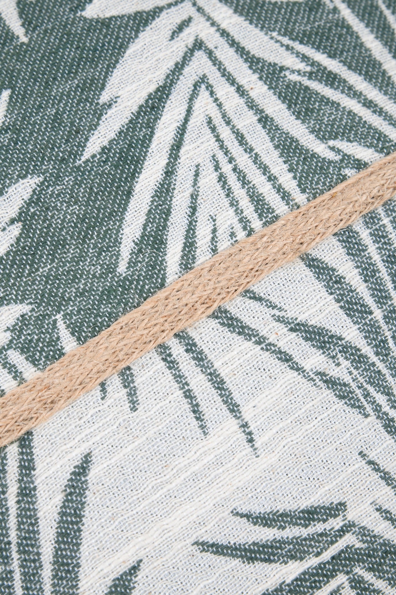 I126727-4 Bunty Cushion