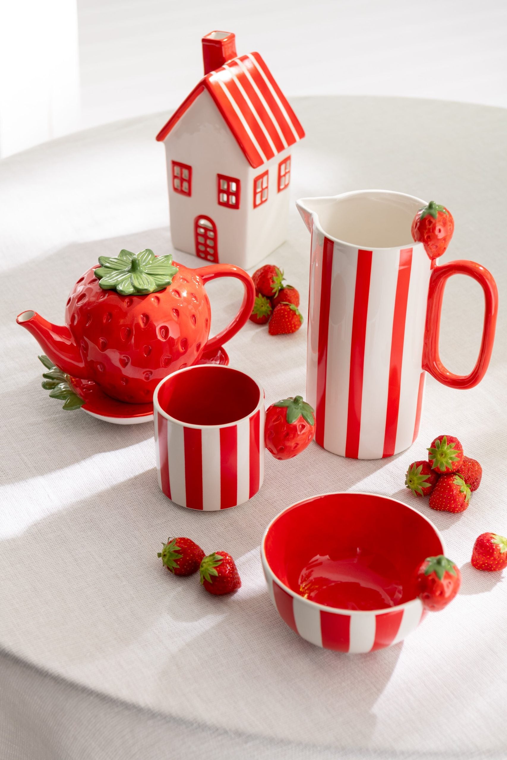 I134148 J-Line Jug Fruit Dolomite Mix Assortment Of 3 Pieces