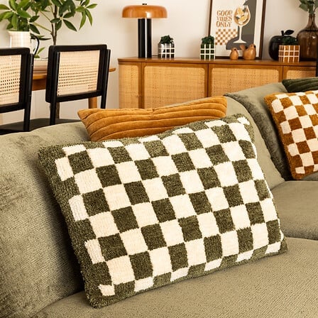 I135346 Family Corner Checkerboard Kaki Cushion