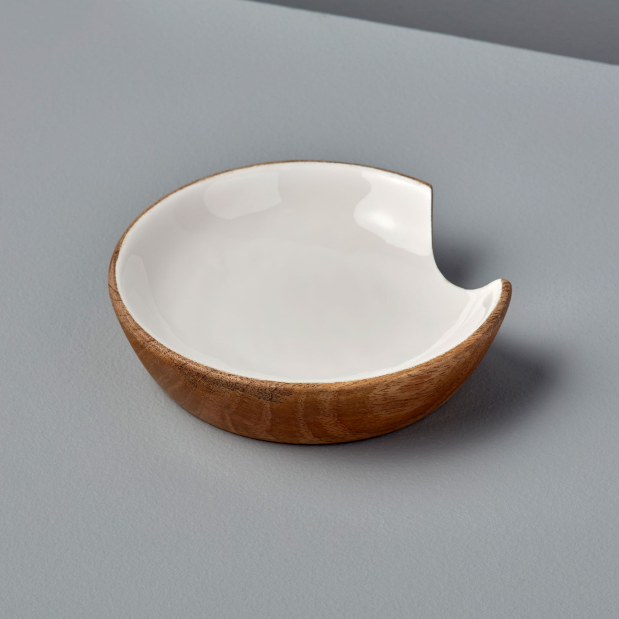 I128256 Wood And White Enamel Spoon Rest