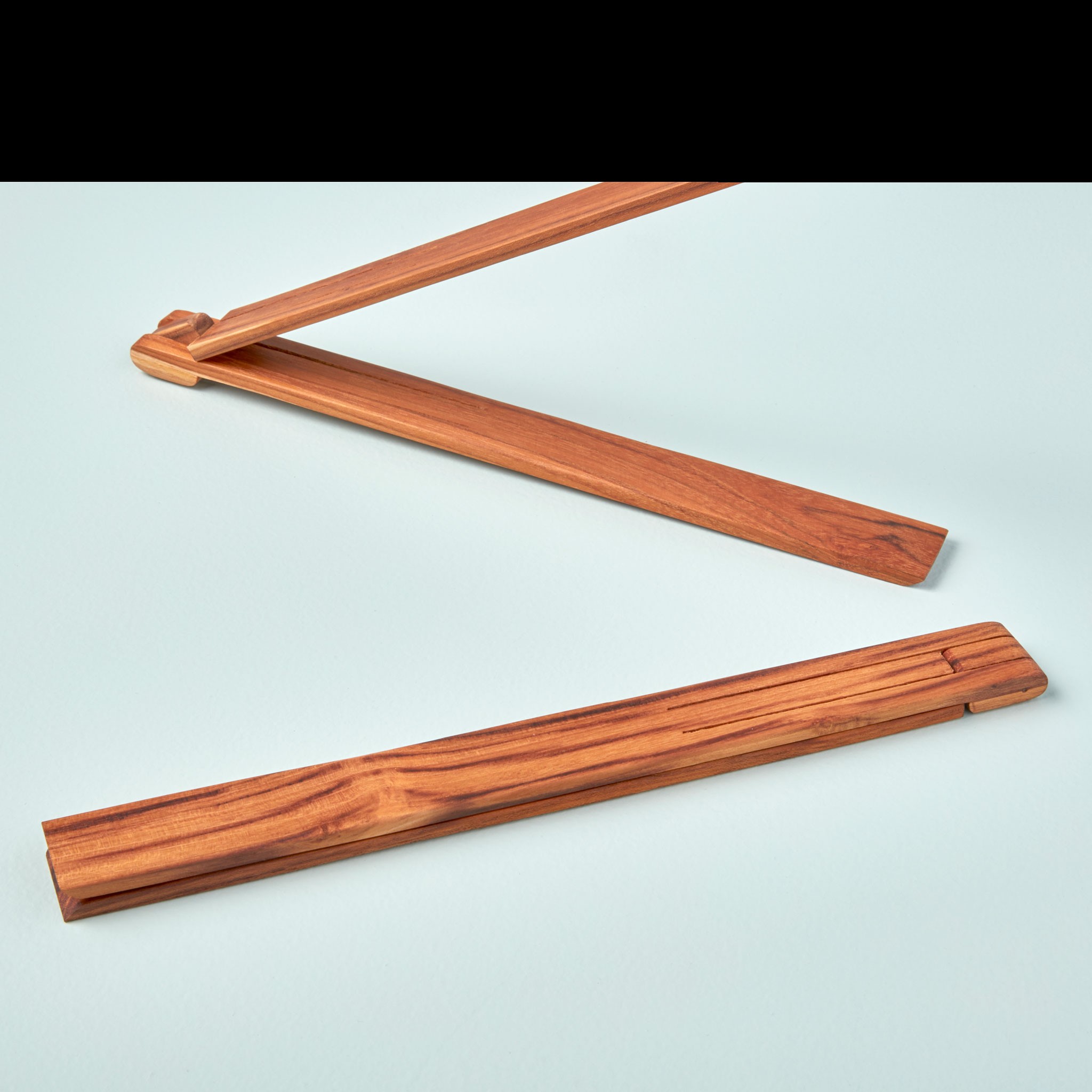 I128345 Teak Flip Tongs